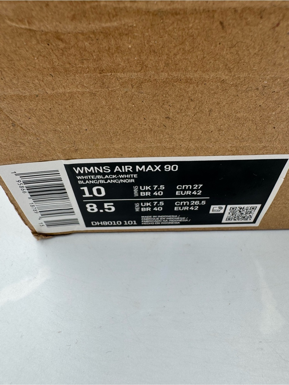 Nike Air Max 90 White Black BRAND NEW Size 10 Women - Picture 8 of 8